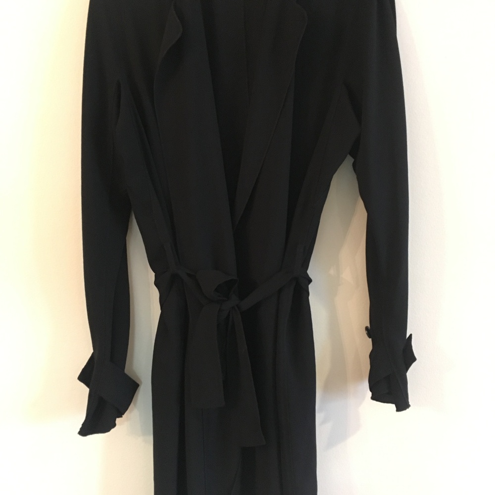 Wilfred (Aritzia) lightweight trench/robe jacket